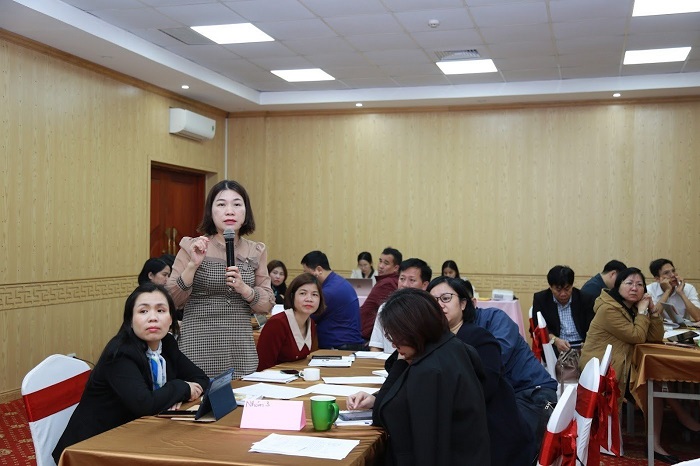 TYM- Tổ chức tài chính vi mô Tình Thương là đơn vị trực thuộc Hội Liên Hiệp phụ nữ Việt Nam. TYM hoạt động dưới sự chỉ đạo của Hội LHPN Việt Nam theo Luật các tổ chức tín dụng do Ngân hàng nhà nước quy định.